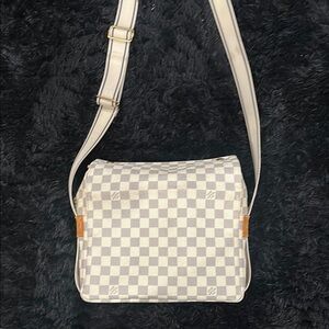 LOUIS VUITTON
Azur Damier Canvas Naviglio Messenger Bag